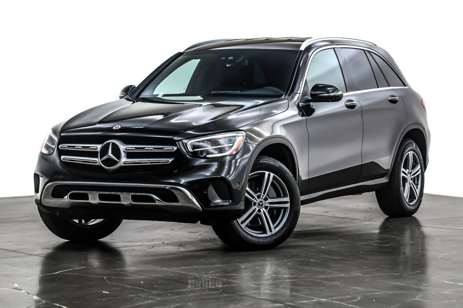 2022 Mercedes-Benz GLC GLC300's photo