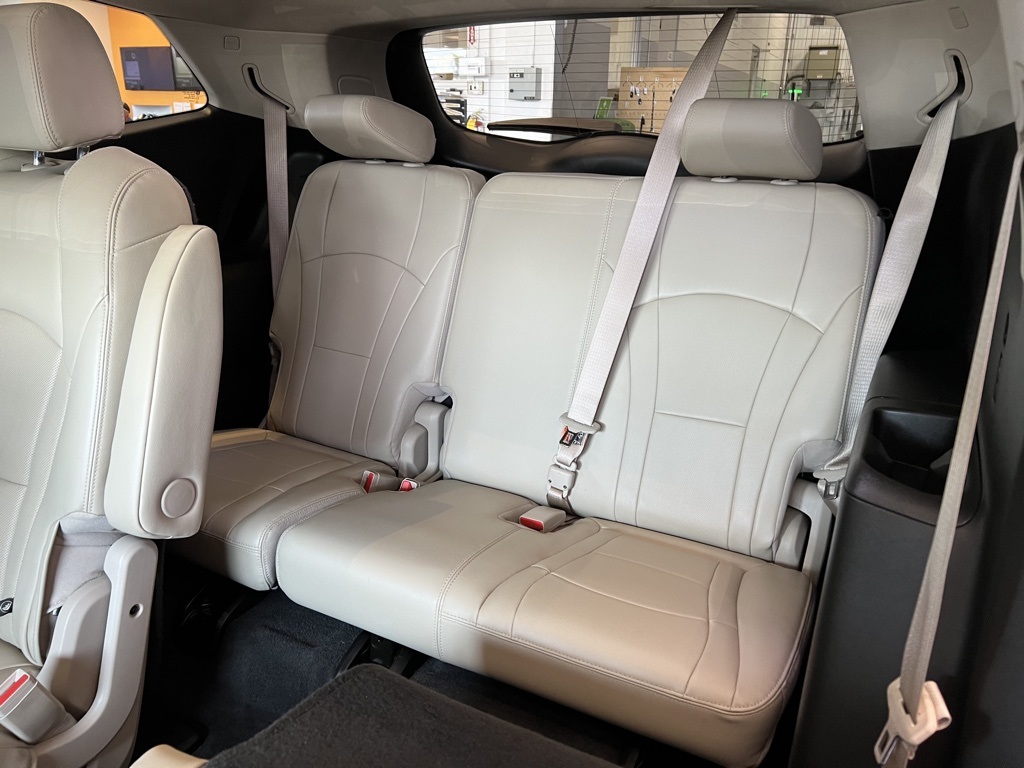 2021 Buick Enclave Essence photo 17