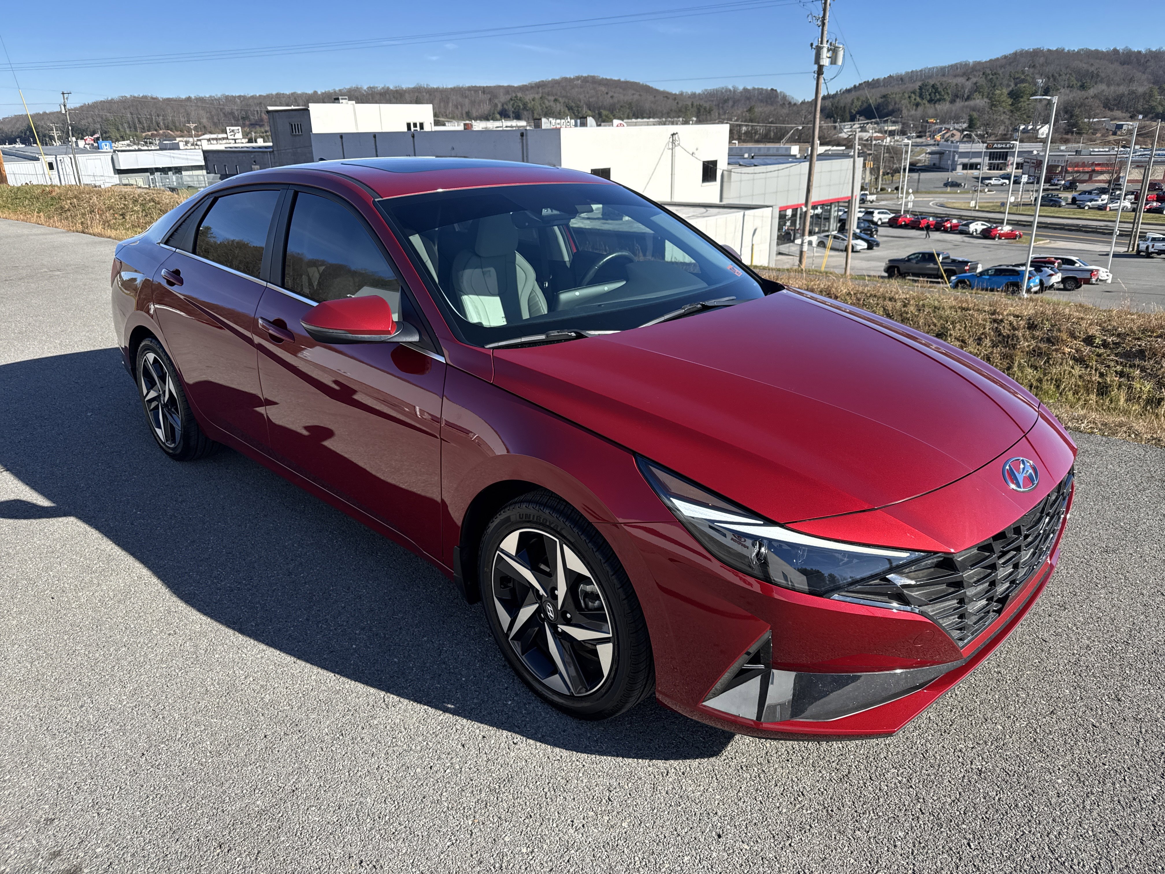 2023 Hyundai Elantra Limited's photo