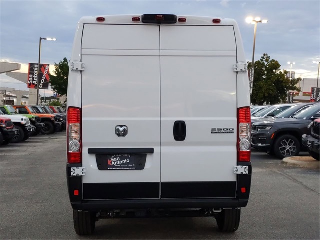 2026 Ram ProMaster 2500 photo 6