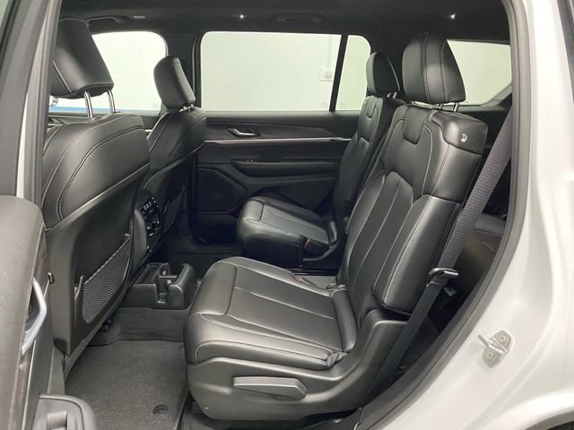 2025 Jeep Grand Cherokee Limited photo 31