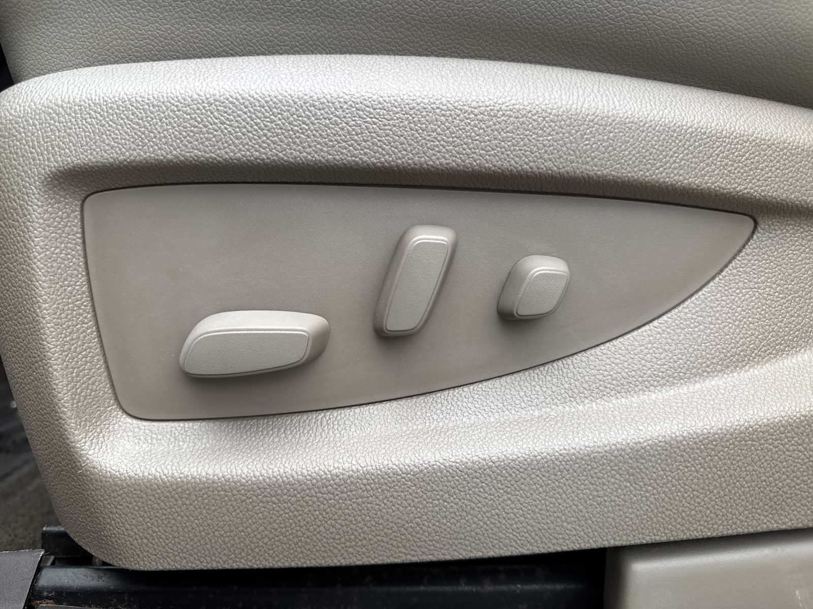 2014 Chevrolet Silverado 1500 LTZ photo 20