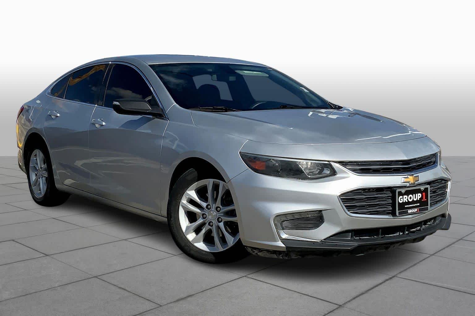 2018 Chevrolet Malibu 1LT photo 2