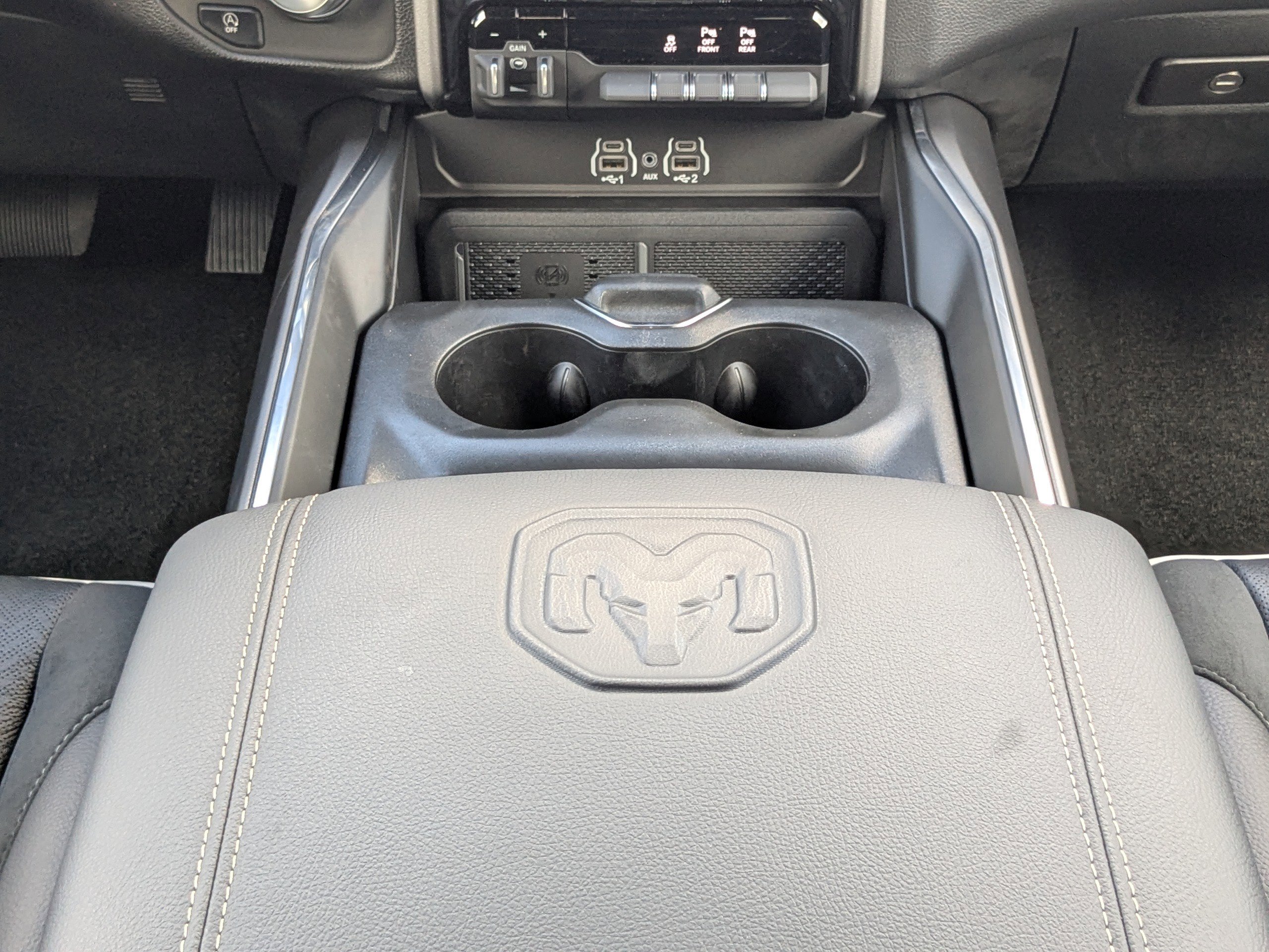 2026 Ram 1500 Laramie photo 15