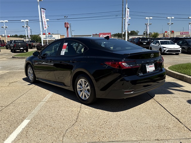 2025 Toyota Camry LE photo 4