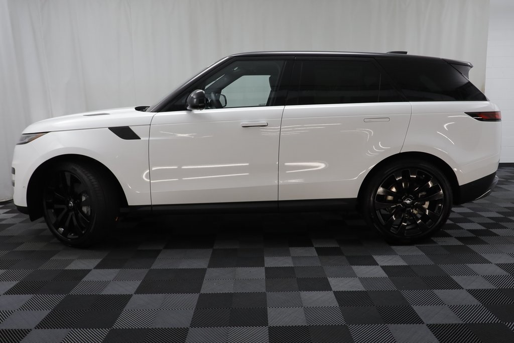 2025 Land Rover Range Rover Sport SE photo 3