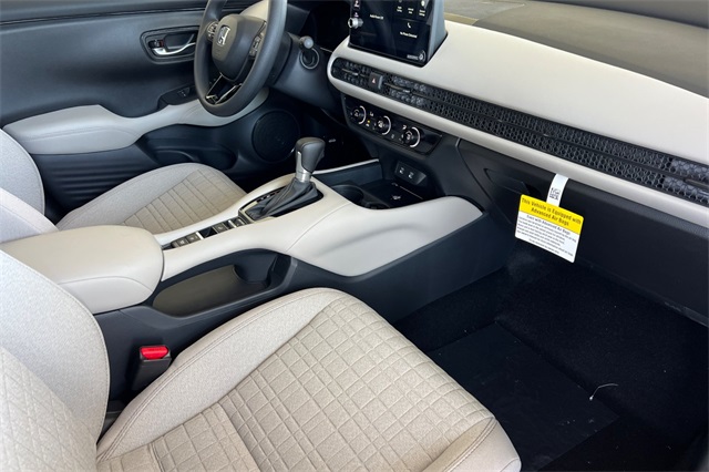 2026 Honda HR-V LX photo 13