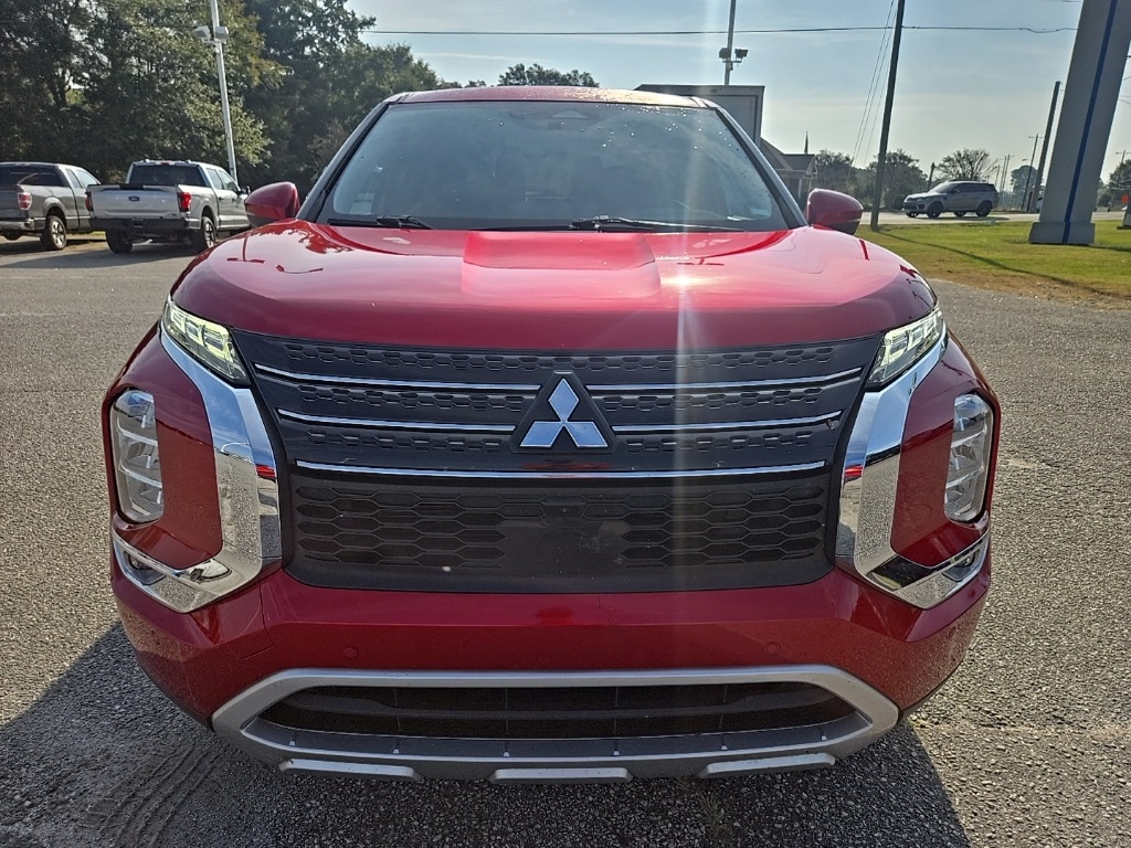 2024 Mitsubishi Outlander SE photo 2