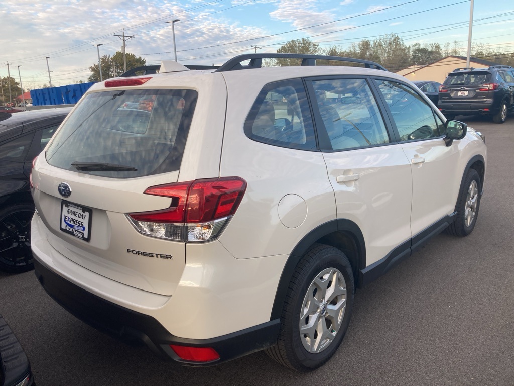 2022 Subaru Forester Base photo 4
