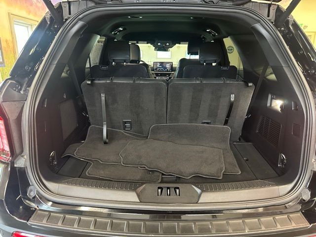 2025 Ford Explorer ST-Line photo 14