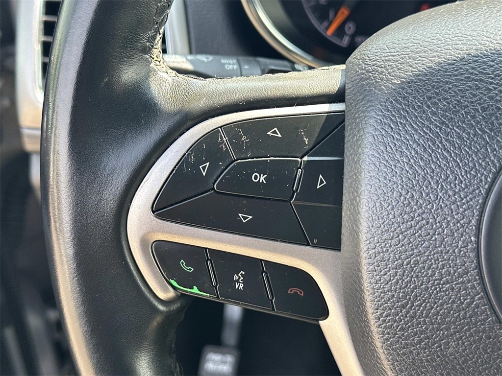2019 Jeep Grand Cherokee Laredo E photo 21