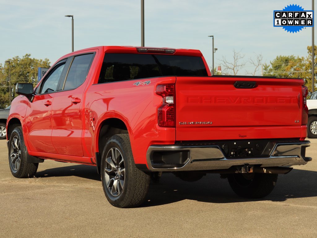 2022 Chevrolet Silverado LT photo 5