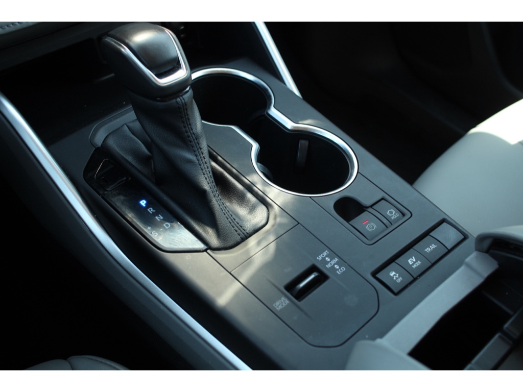 2021 Toyota Highlander Hybrid XLE photo 16