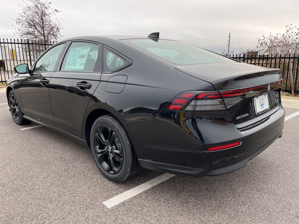 2025 Honda Accord 1.5T SE photo 4