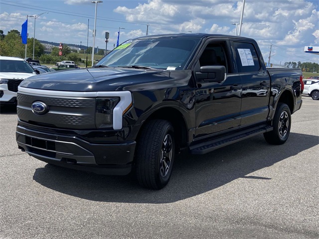 2023 Ford F-150 Lightning XLT photo 25