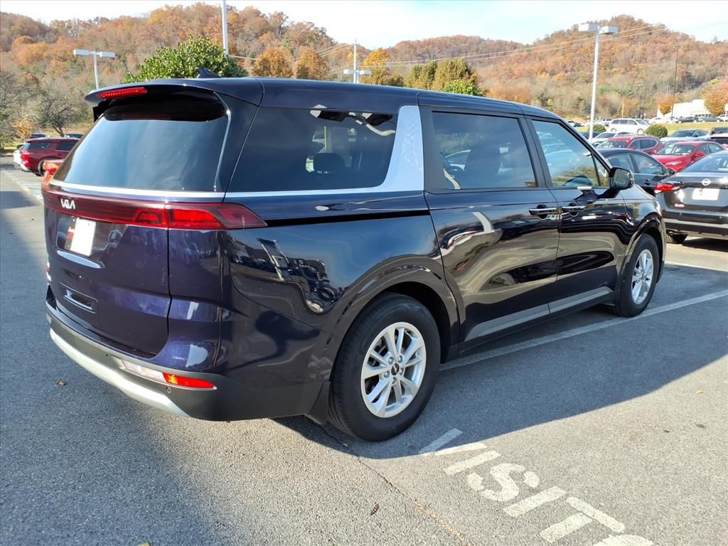 2023 Kia Carnival LX photo 4