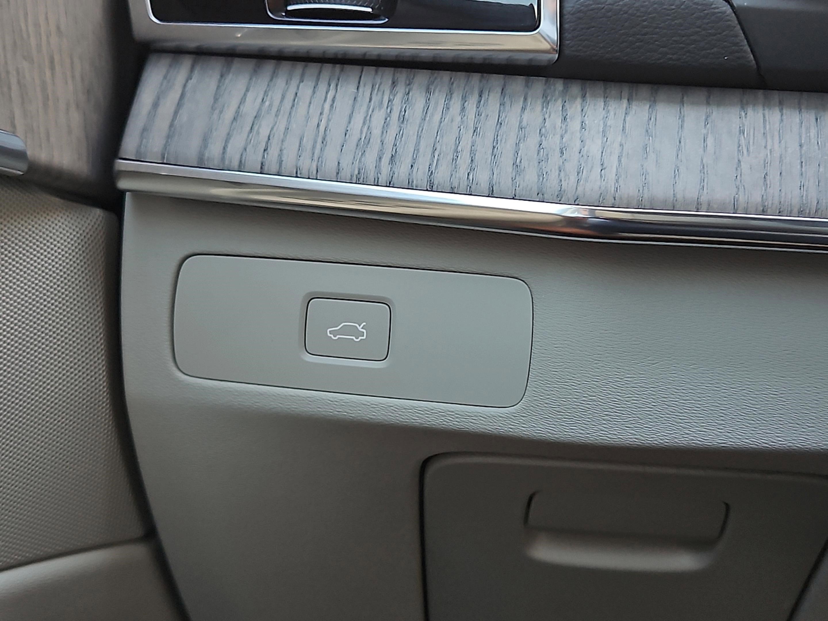 2023 Volvo XC90 Ultimate photo 14