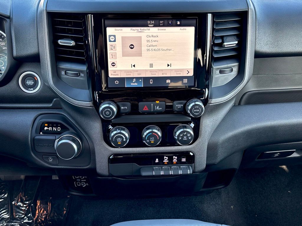 2026 Ram 1500 Tradesman photo 8