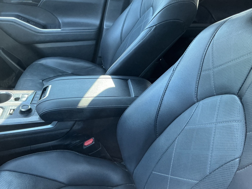 2021 Toyota Highlander Platinum photo 4