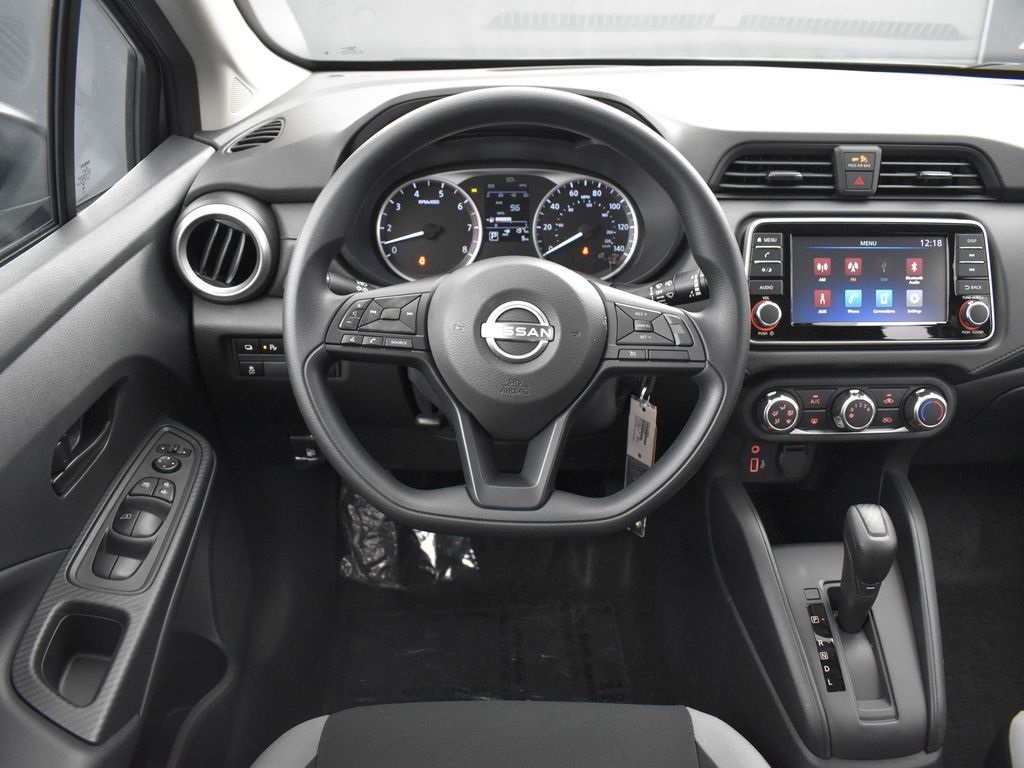 2025 Nissan Versa 1.6 S photo 12