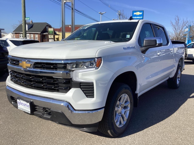 2025 Chevrolet Silverado 1500 LT photo 4