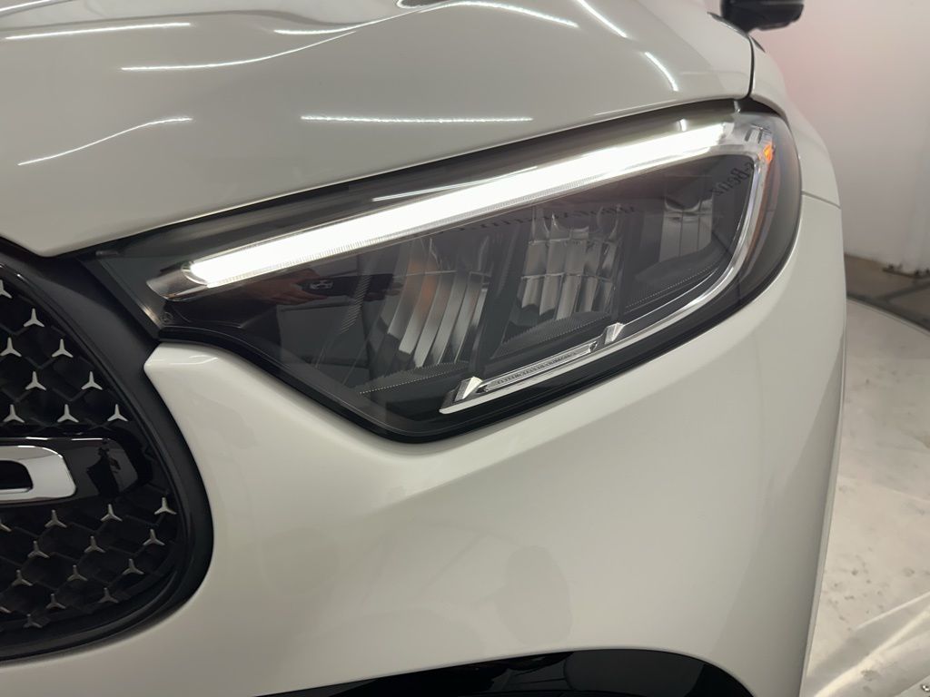 2026 Mercedes Benz GLC 300 4MATIC photo 23