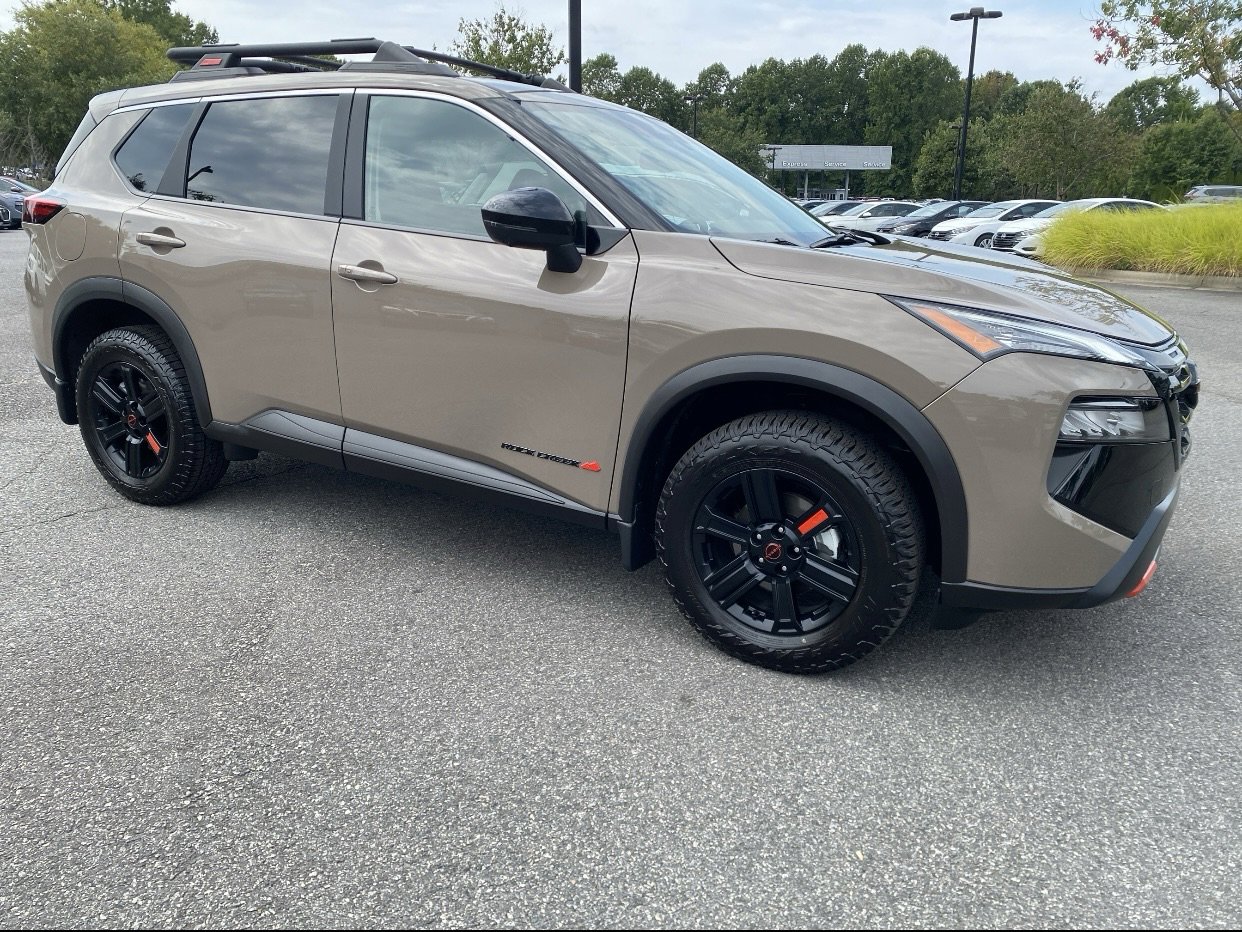 2025 Nissan Rogue SV photo 5