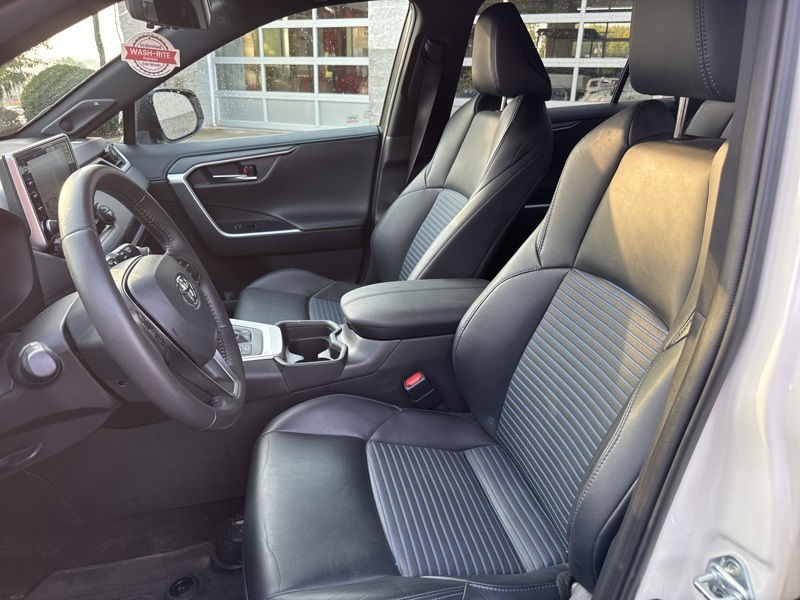 2021 Toyota RAV4 Hybrid XSE photo 19