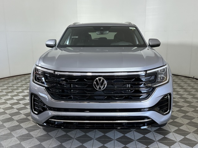 2024 Volkswagen Atlas Cross Sport SEL R-Line photo 2