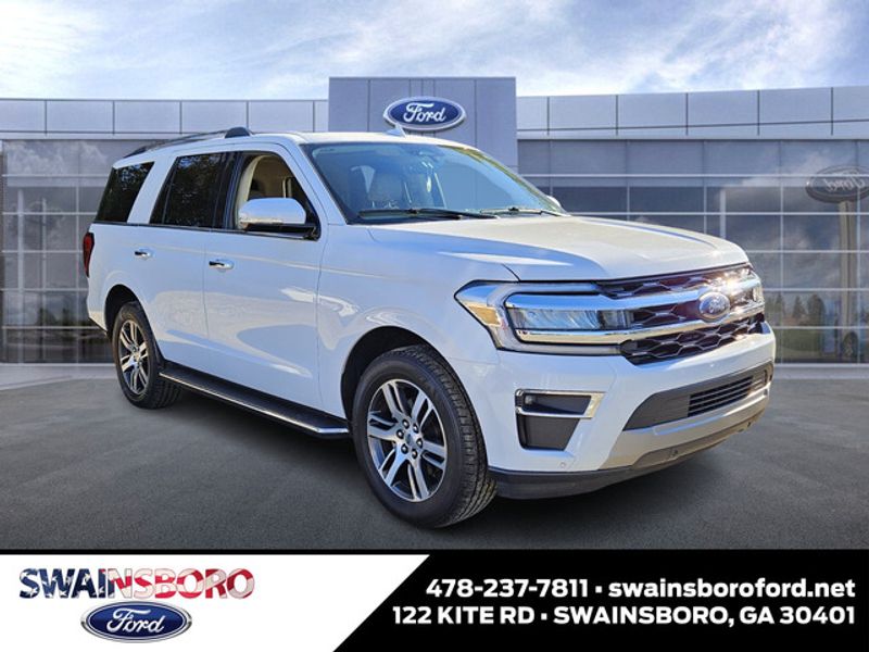 2023 Ford Expedition Limited's photo