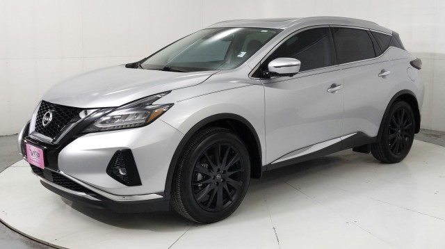 Used 2024 Brilliant Silver Metallic Nissan Platinum image 1