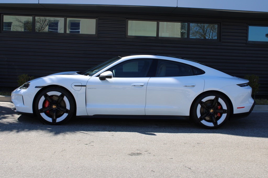 2025 Porsche Taycan 4S photo 2