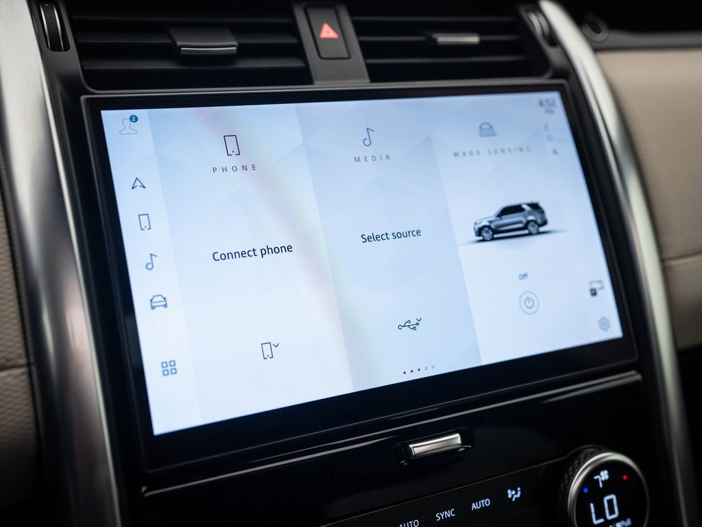2023 Land Rover Discovery S R-Dynamic photo 26