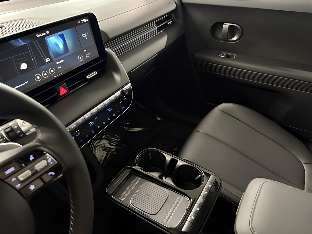 2025 Hyundai Ioniq 5 SEL photo 11