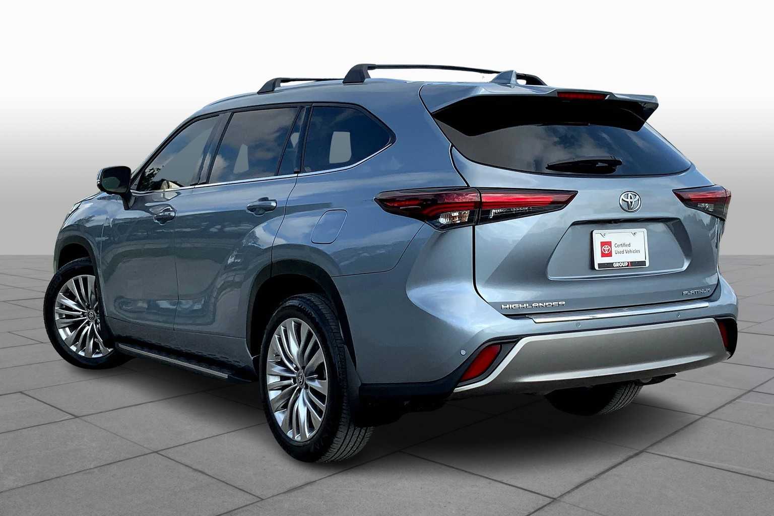 2024 Toyota Highlander Platinum photo 11