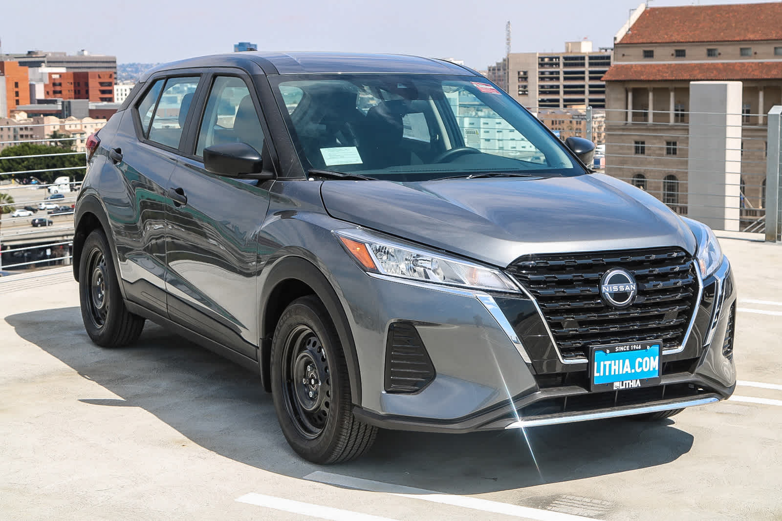 2025 Nissan Kicks Play S photo 3