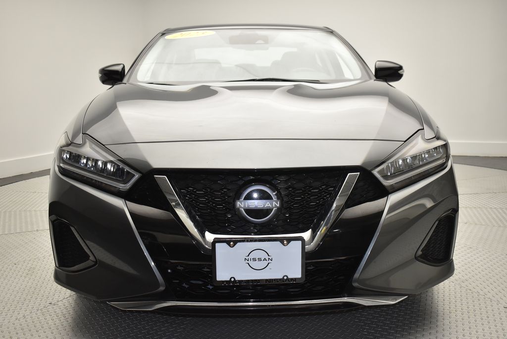 2023 Nissan Maxima SV photo 2