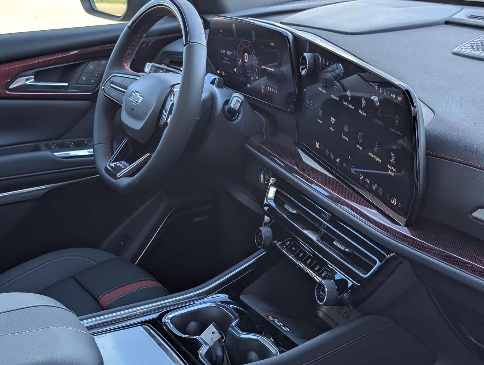 2025 Chevrolet Traverse RS photo 8