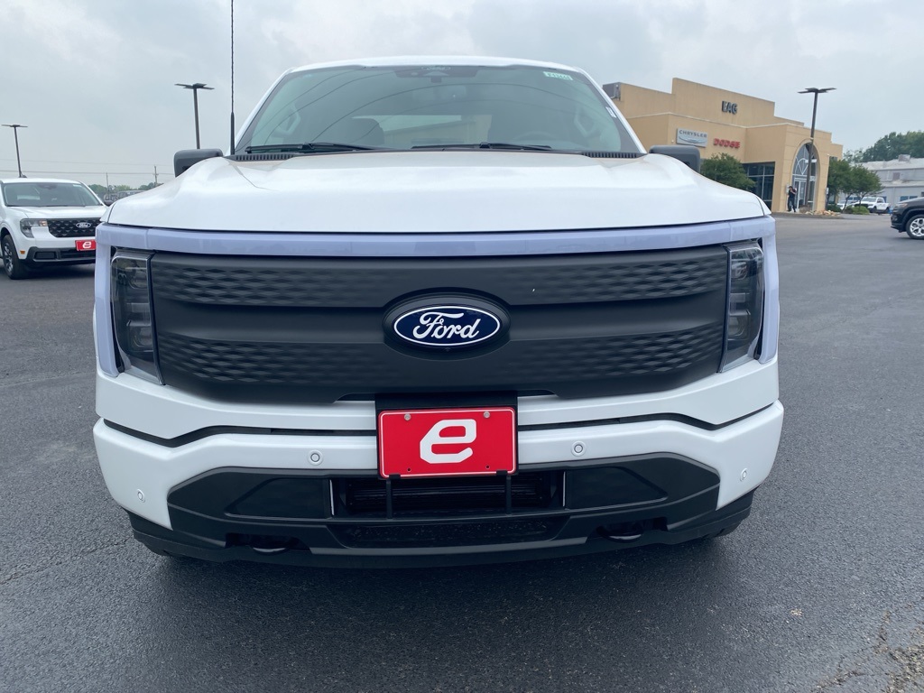 2025 Ford F-150 Lightning photo 2