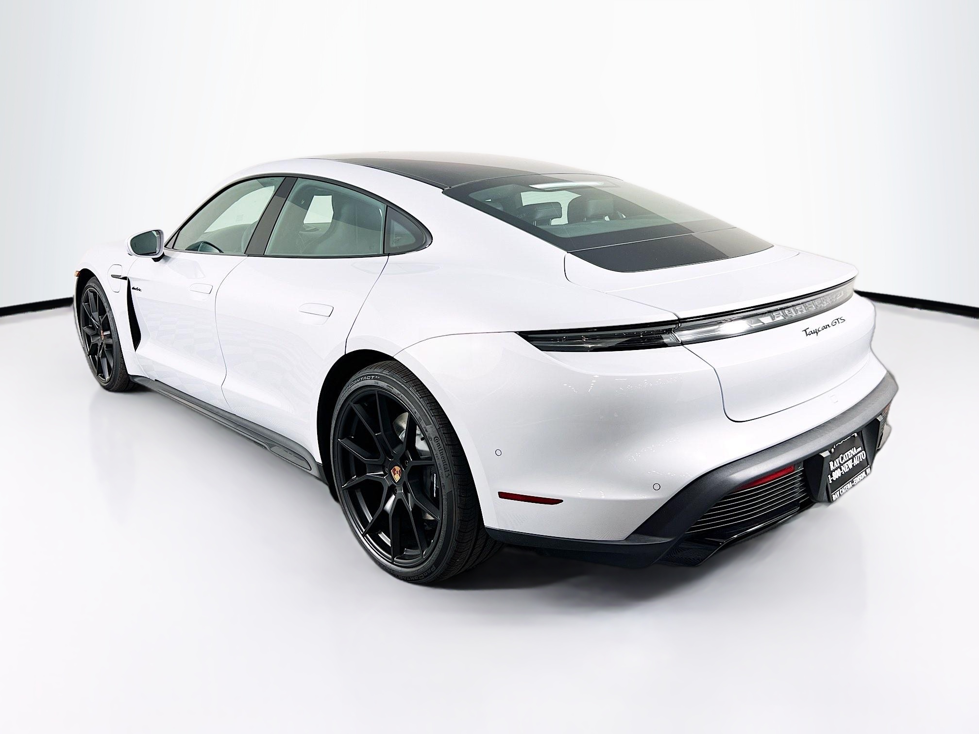2025 Porsche Taycan GTS photo 3