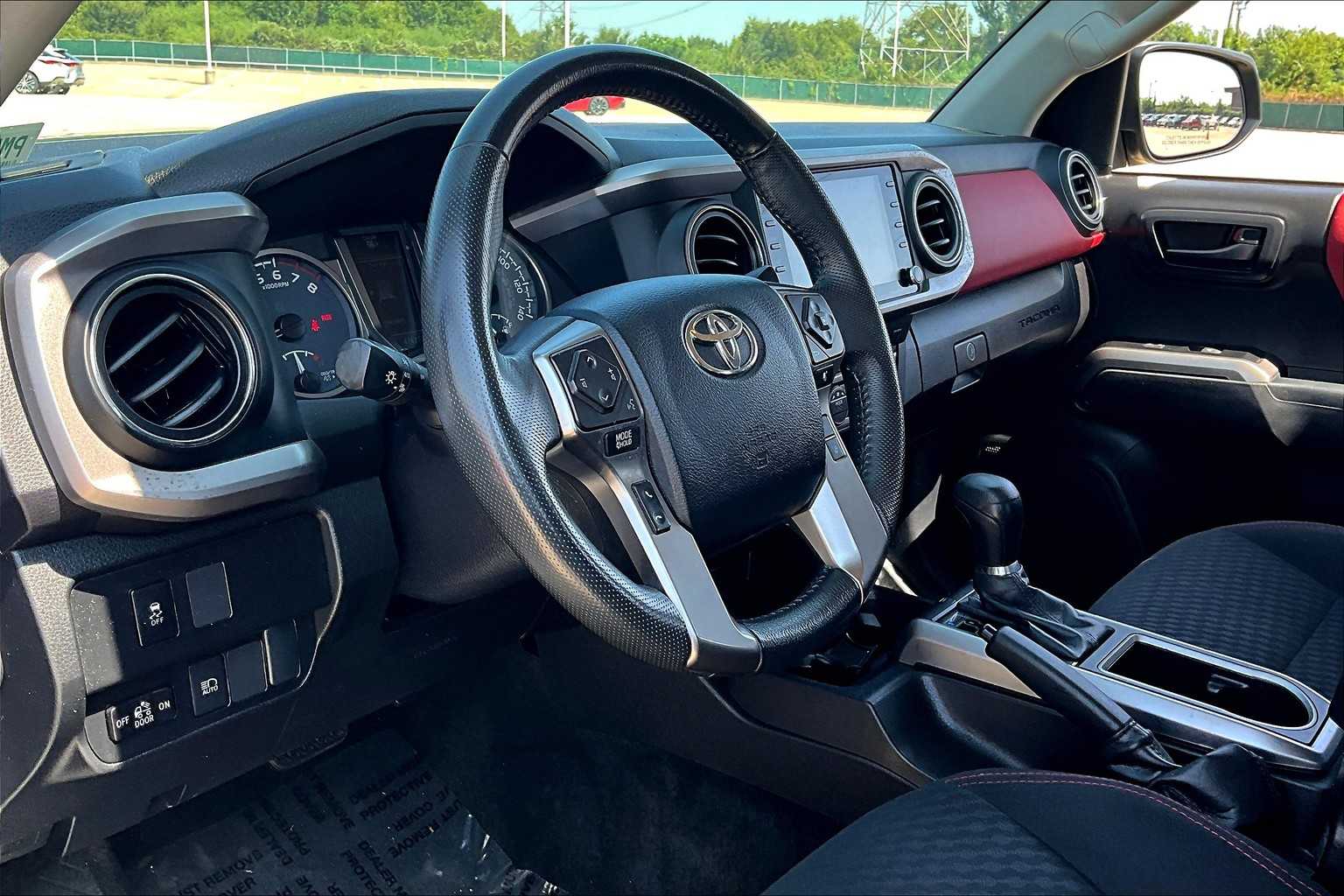 2023 Toyota Tacoma SR5 photo 32