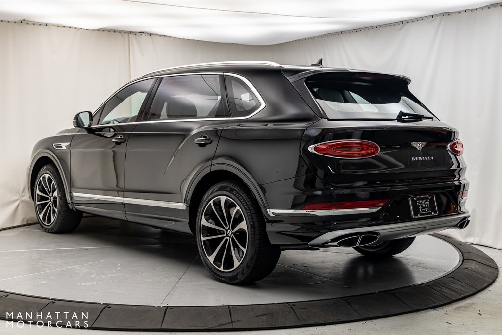 2024 Bentley Bentayga EWB photo 3