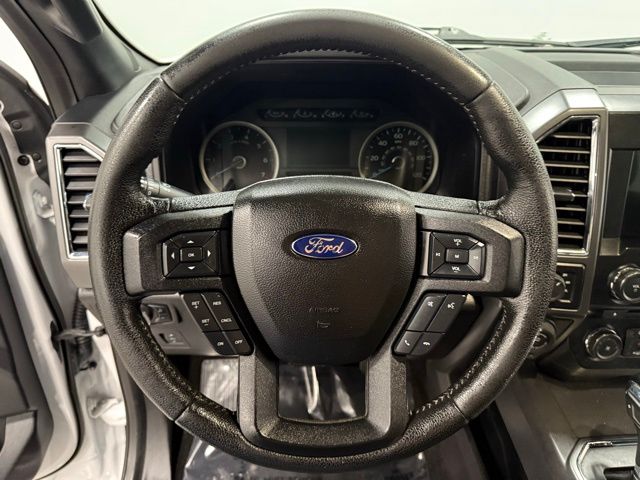 2016 Ford F-150 XLT photo 16