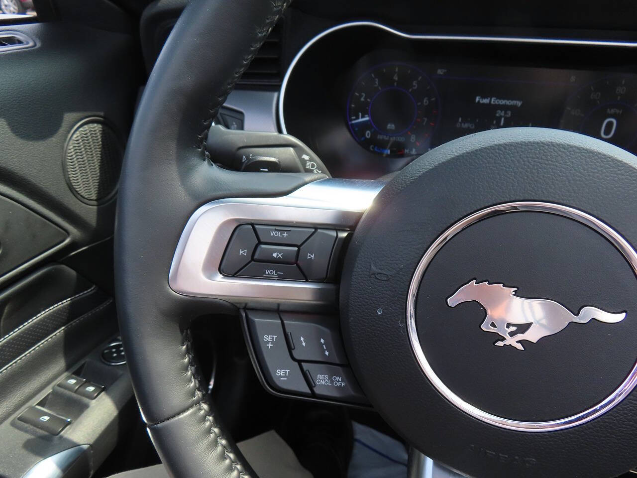 2020 Ford Mustang EcoBoost Premium photo 14