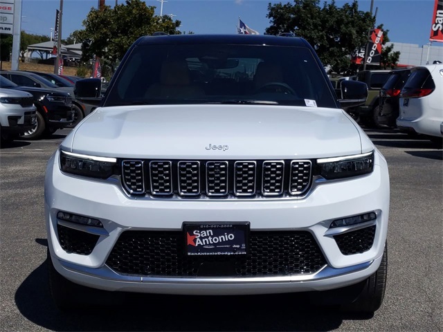 2025 Jeep Grand Cherokee Summit photo 3