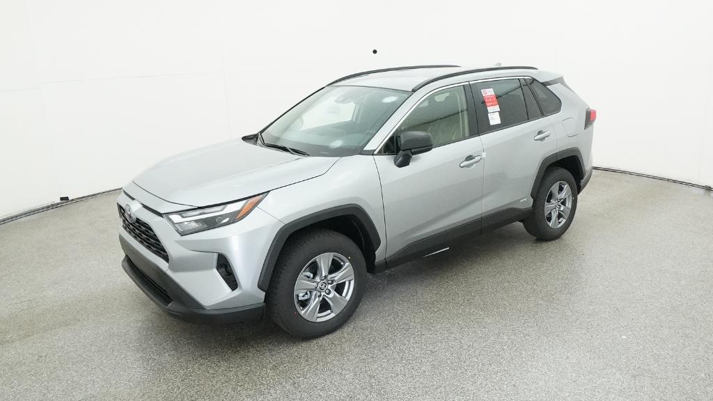 2025 Toyota RAV4 LE's photo