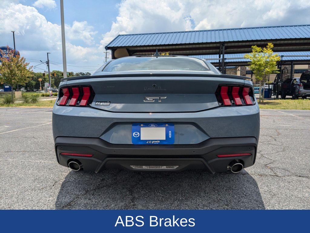 2025 Ford Mustang GT Premium photo 5