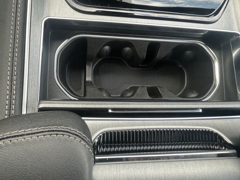 2025 Jeep Wagoneer Series II Carbide photo 14
