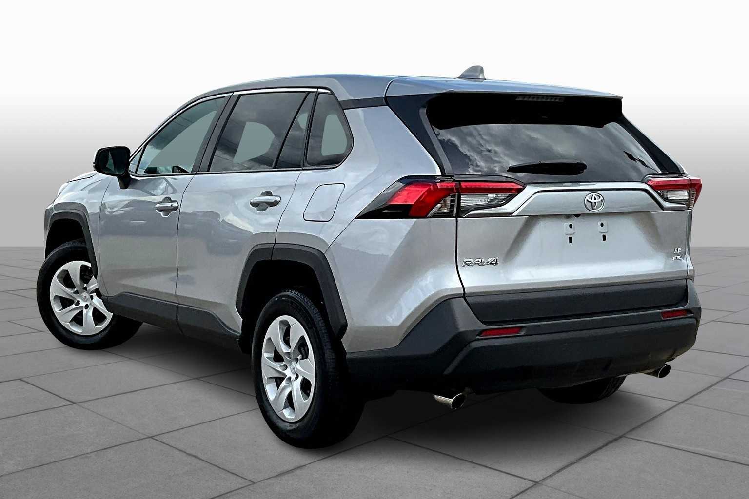 2024 Toyota RAV4 LE photo 11