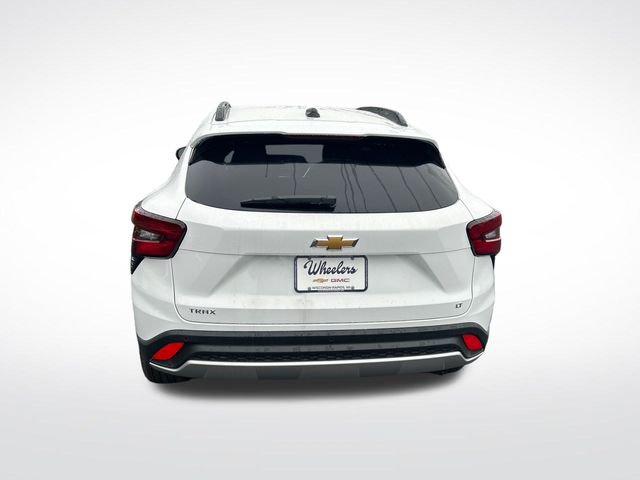 2025 Chevrolet Trax LT photo 3
